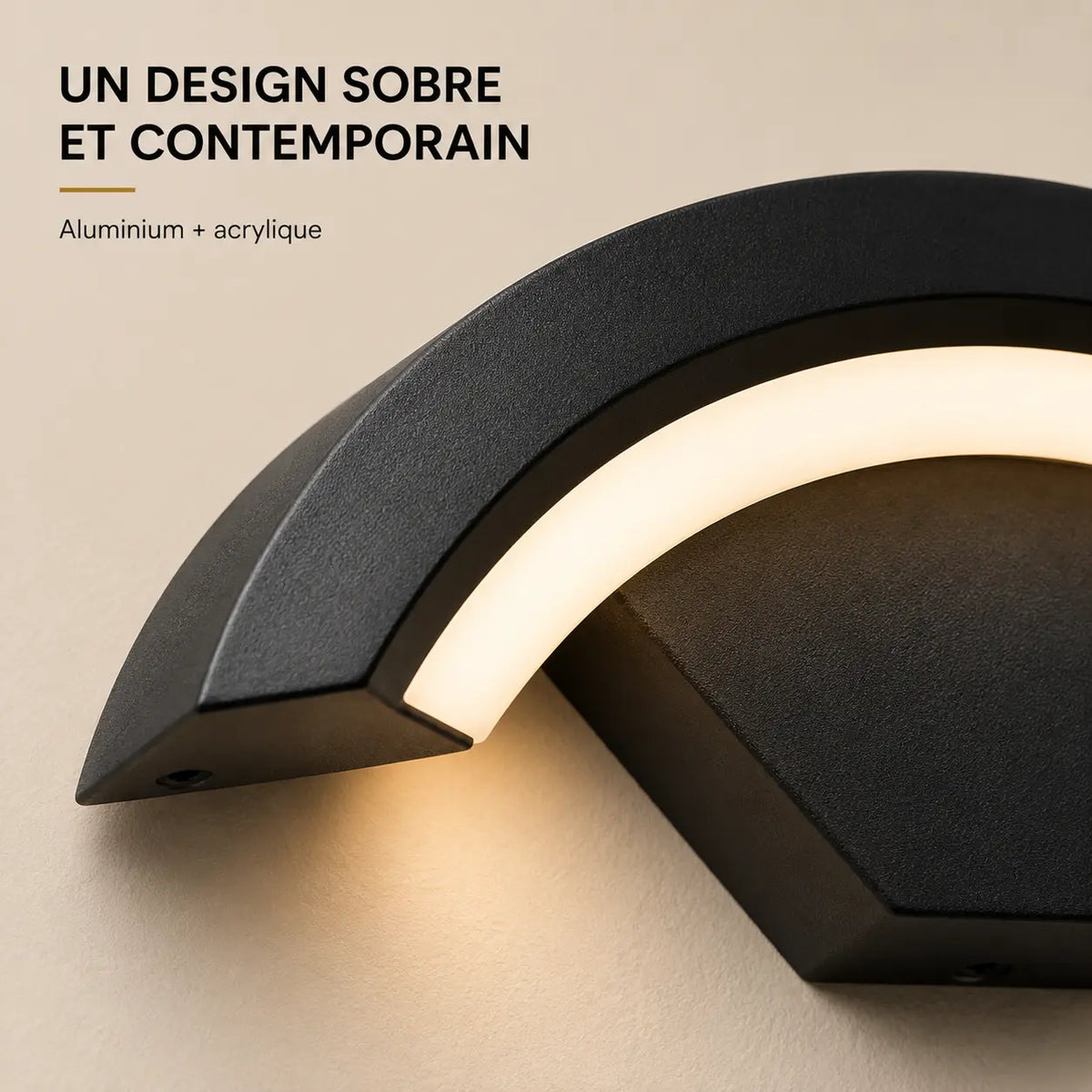 Détail de l'applique murale extérieure en aluminium et acrylique