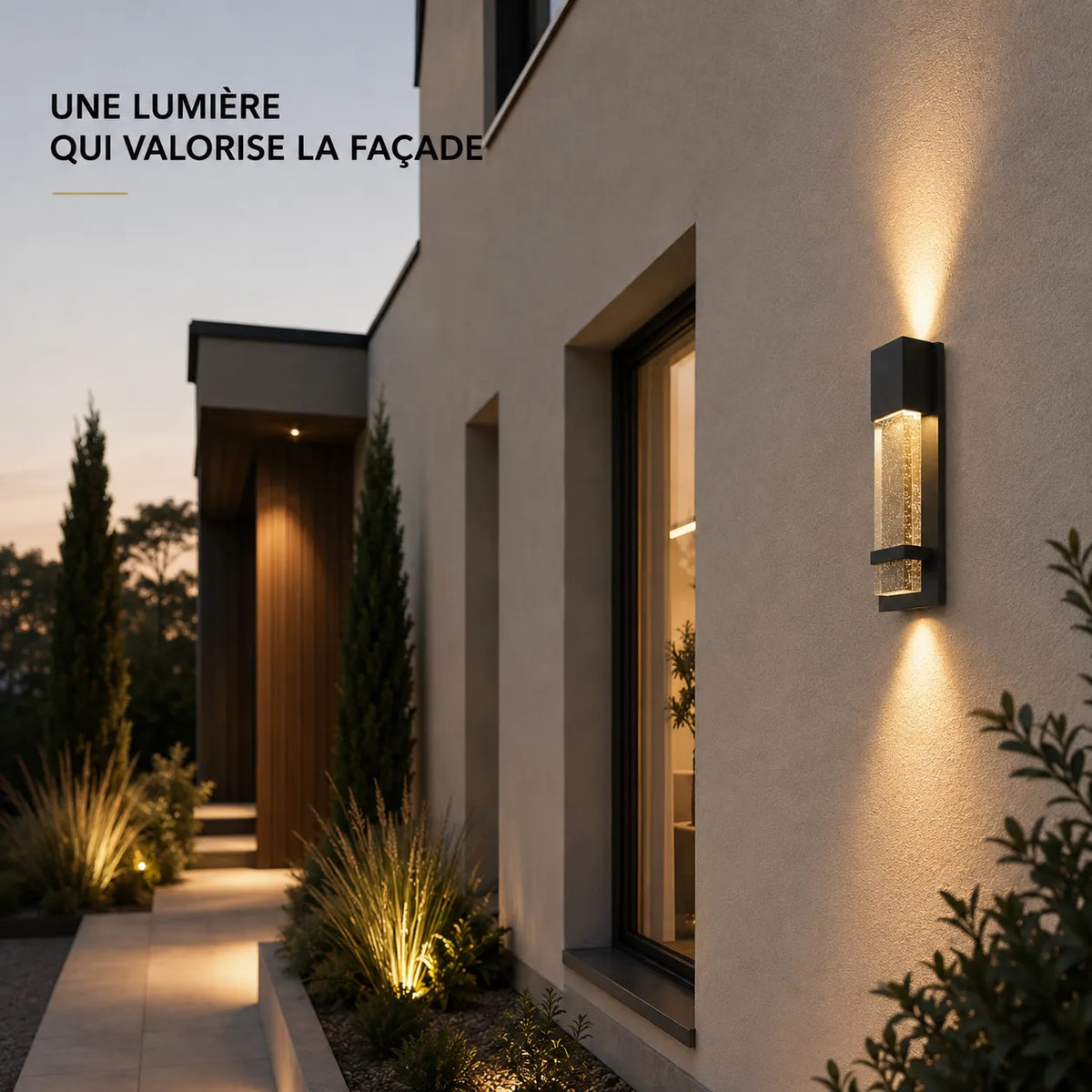 Applique murale extérieure LED installée sur une façade contemporaine