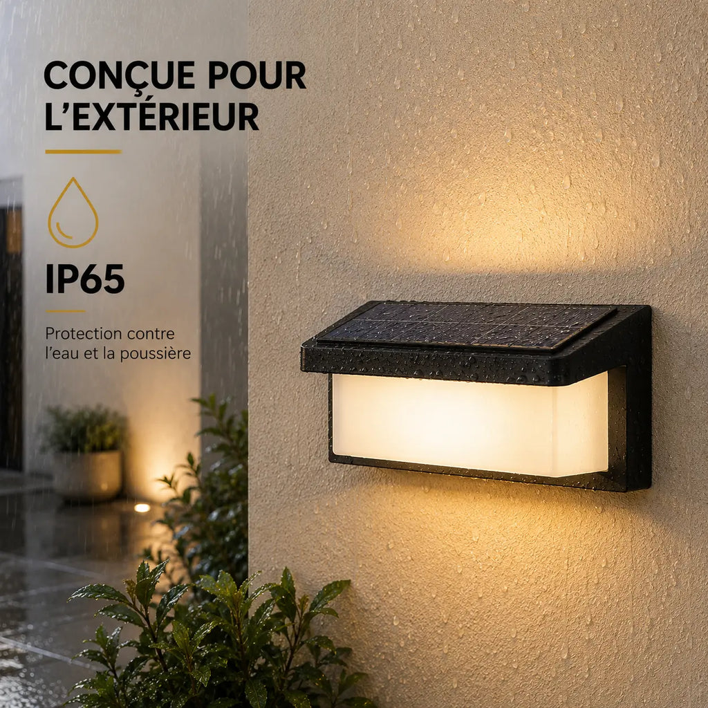 Applique murale extérieure solaire noire IP65 installée en extérieur