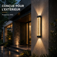 Applique murale extérieure LED en aluminium et verre conçue pour une installation extérieure avec protection IP65